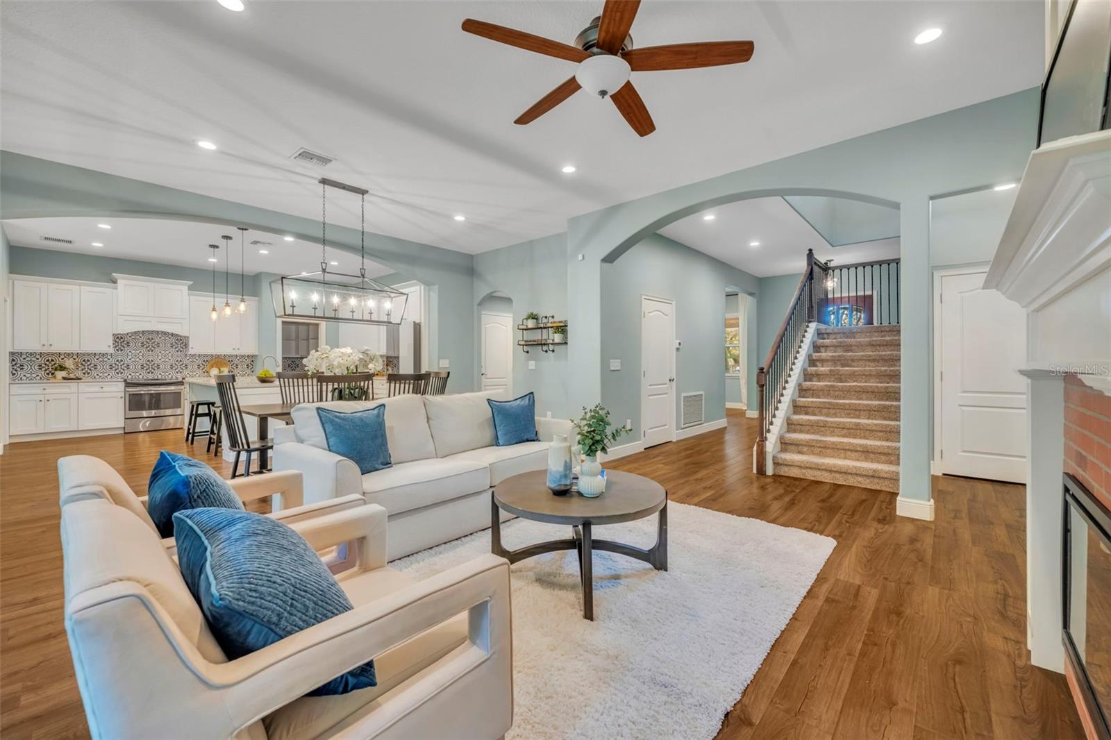 Image 3 of 34 For 613 Bonita Road