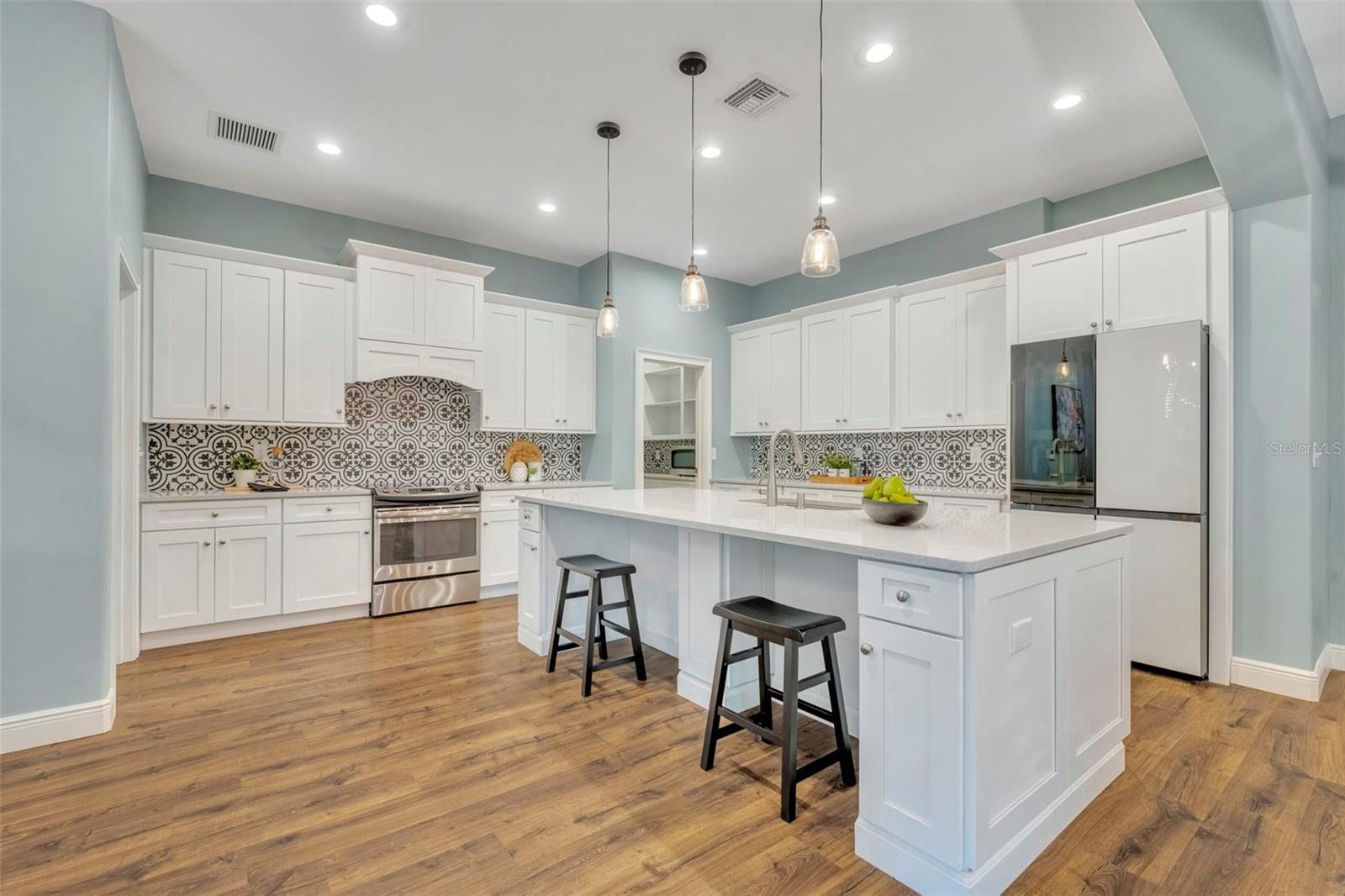 Image 8 of 34 For 613 Bonita Road