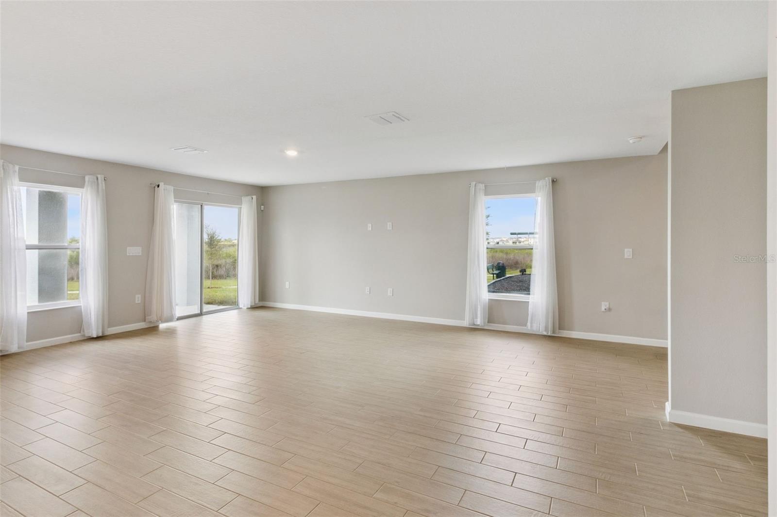 Image 6 of 89 For 5580 Maddie Drive