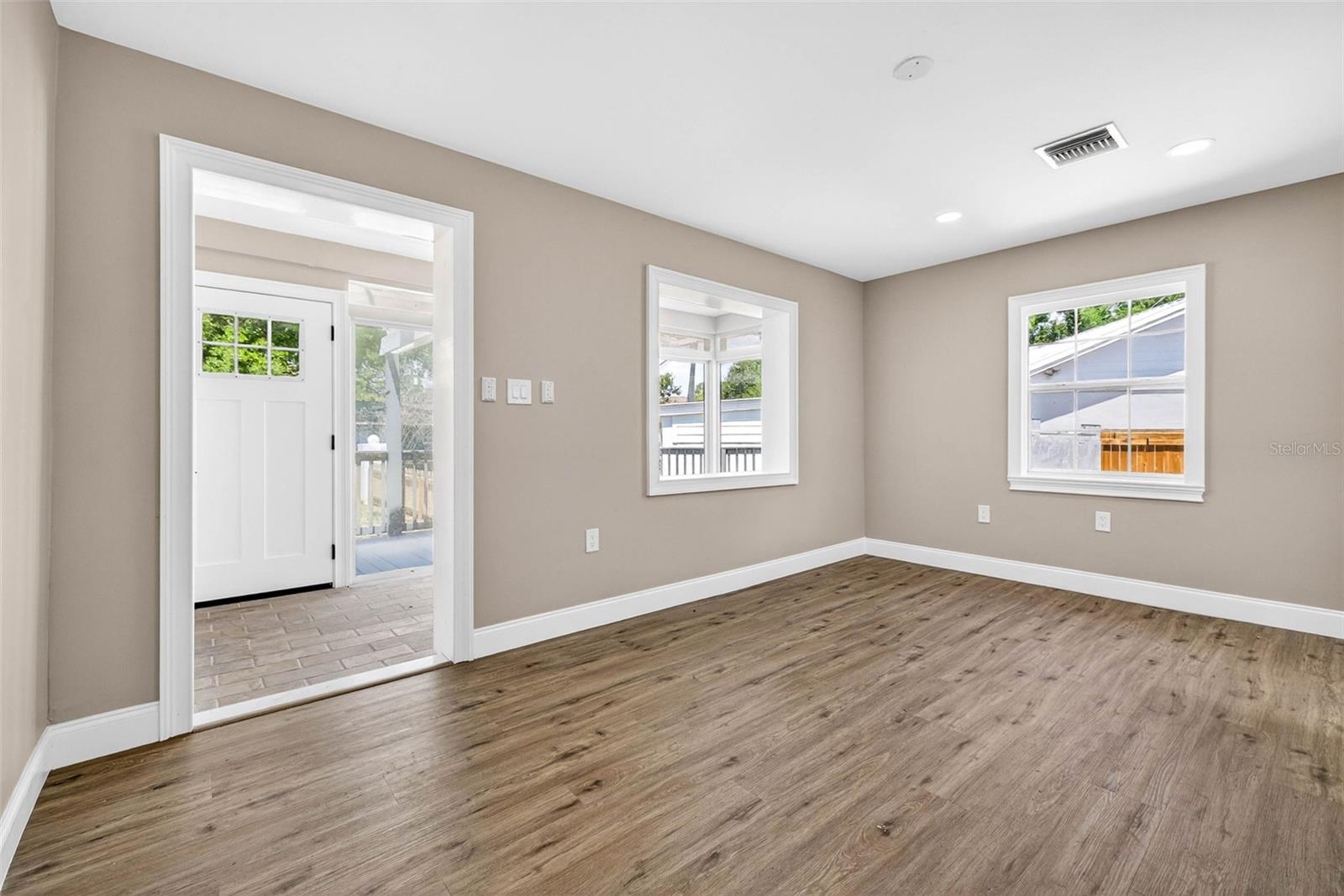 Image 12 of 67 For 3620 Tampa Circle