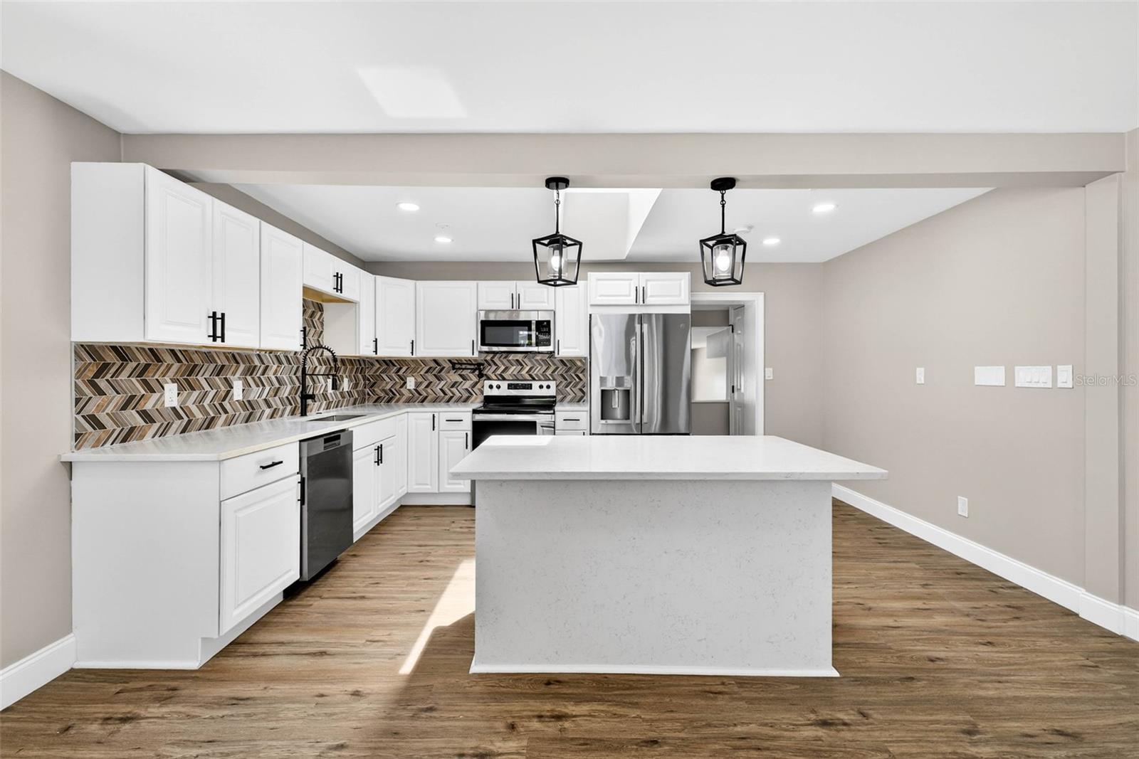 Image 13 of 67 For 3620 Tampa Circle