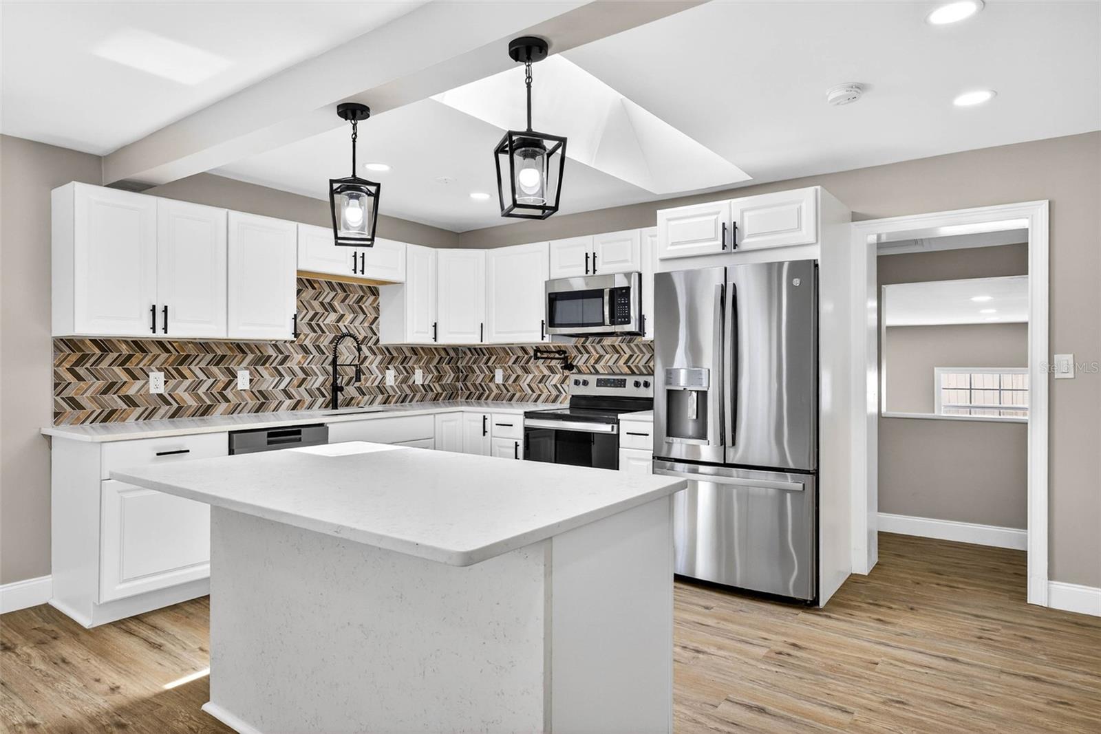 Image 14 of 67 For 3620 Tampa Circle