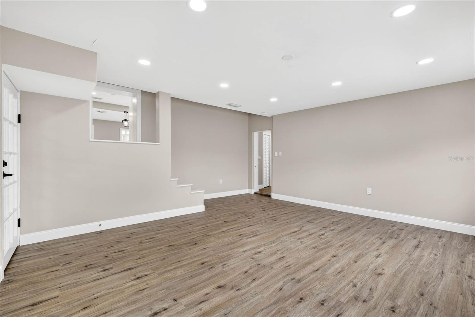 Image 18 of 67 For 3620 Tampa Circle