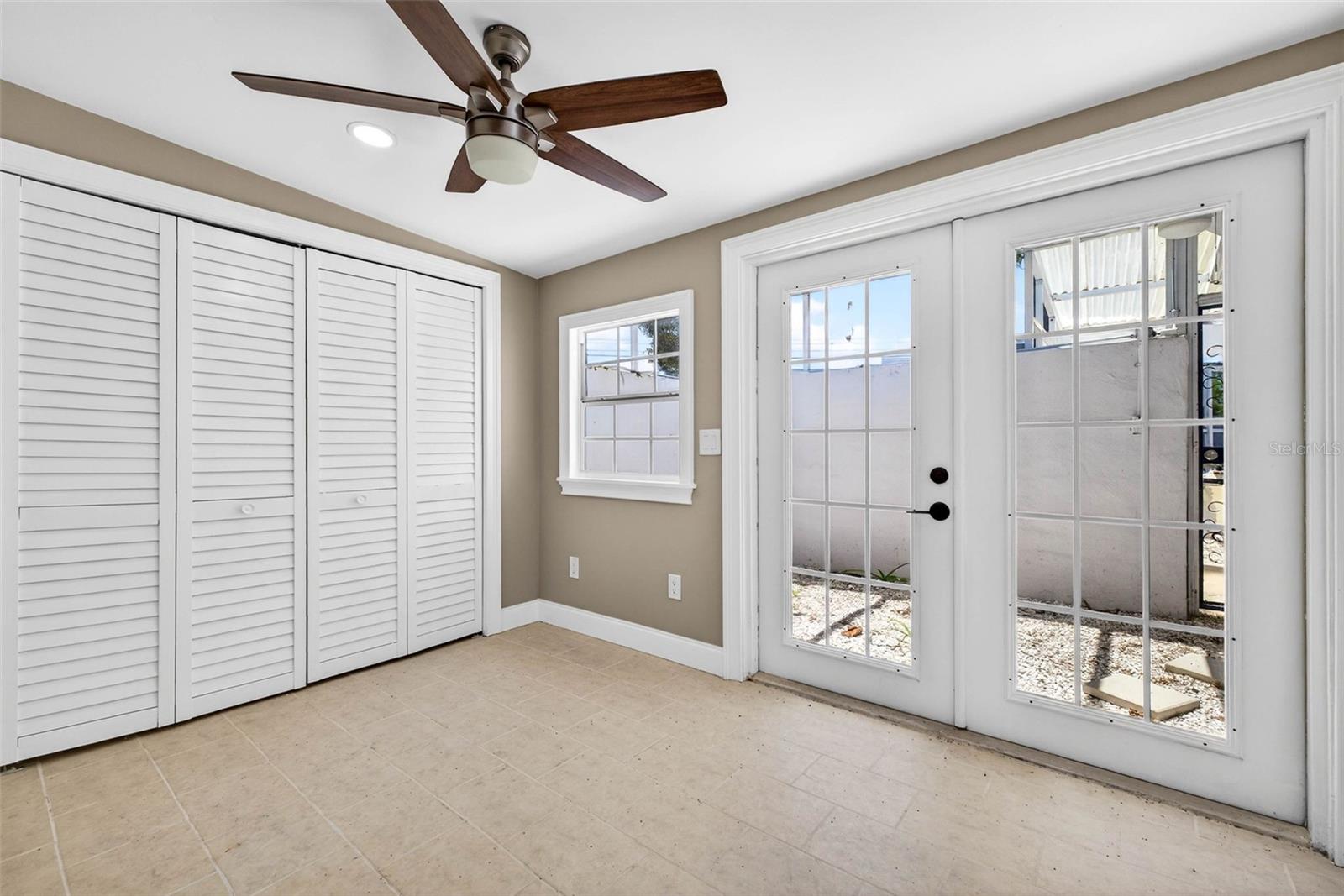 Image 20 of 67 For 3620 Tampa Circle