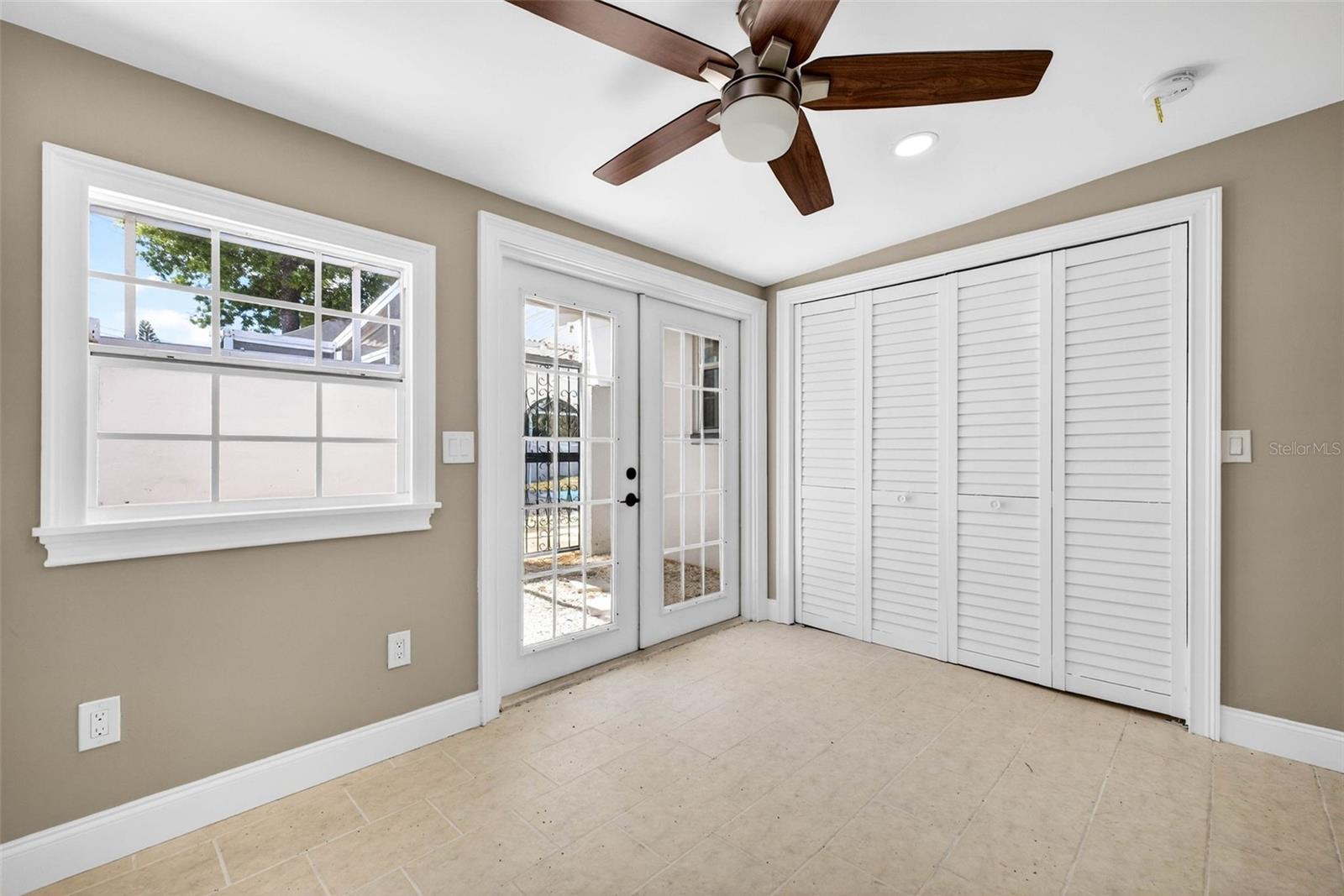 Image 21 of 67 For 3620 Tampa Circle