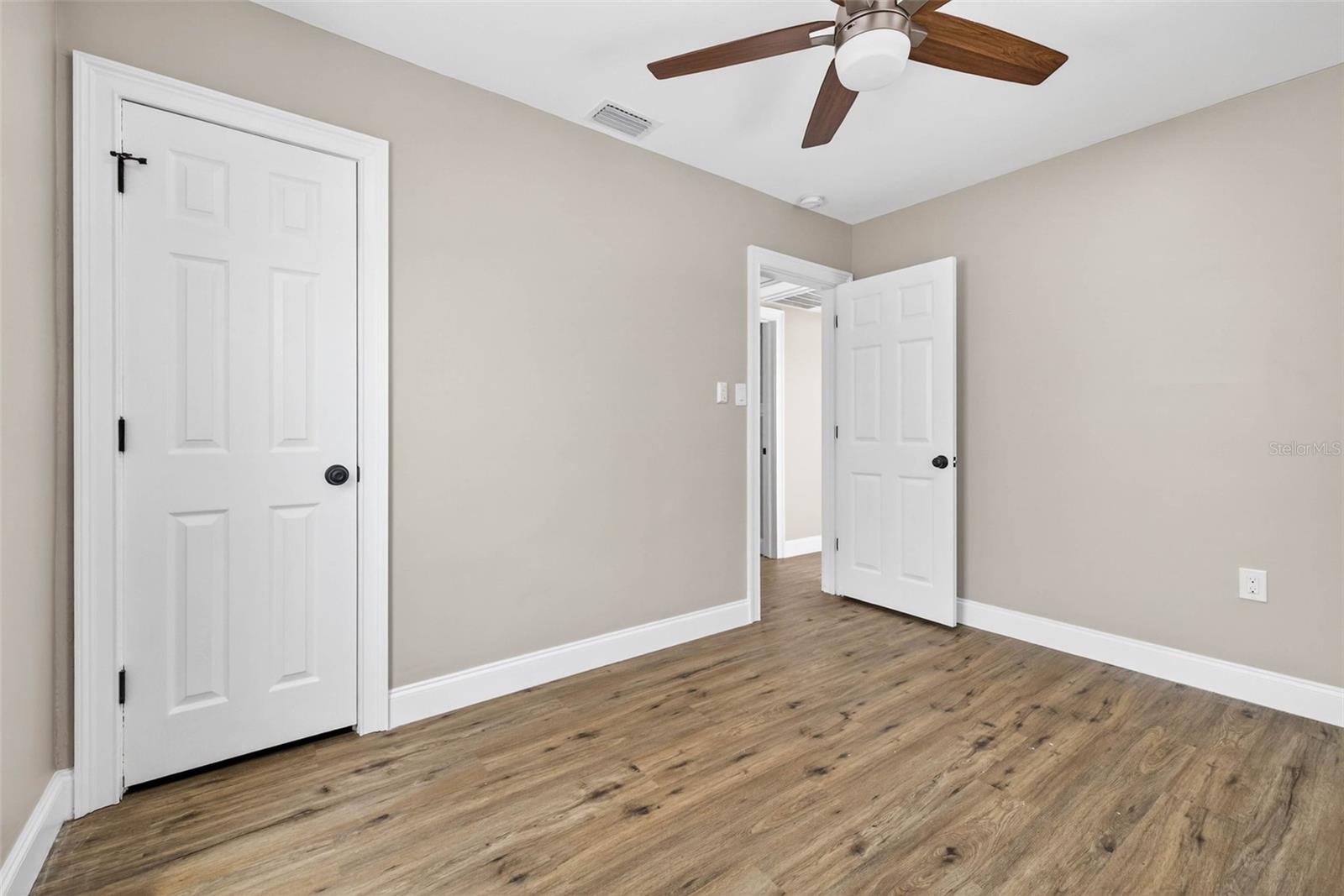 Image 25 of 67 For 3620 Tampa Circle