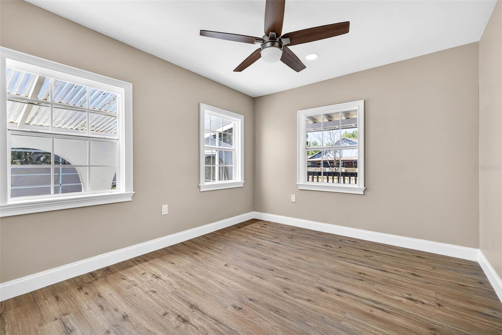 Image 26 of 67 For 3620 Tampa Circle