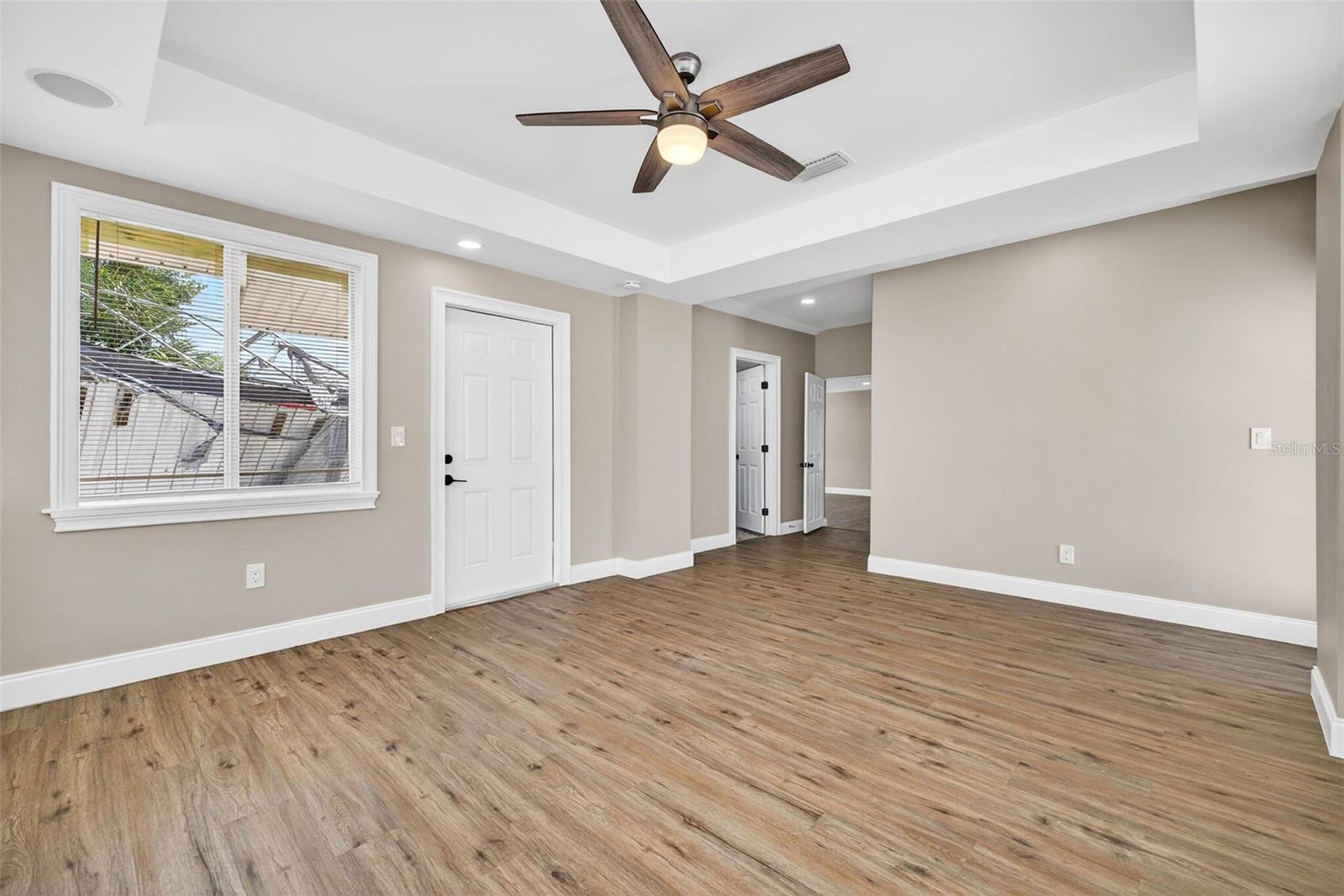 Image 32 of 67 For 3620 Tampa Circle