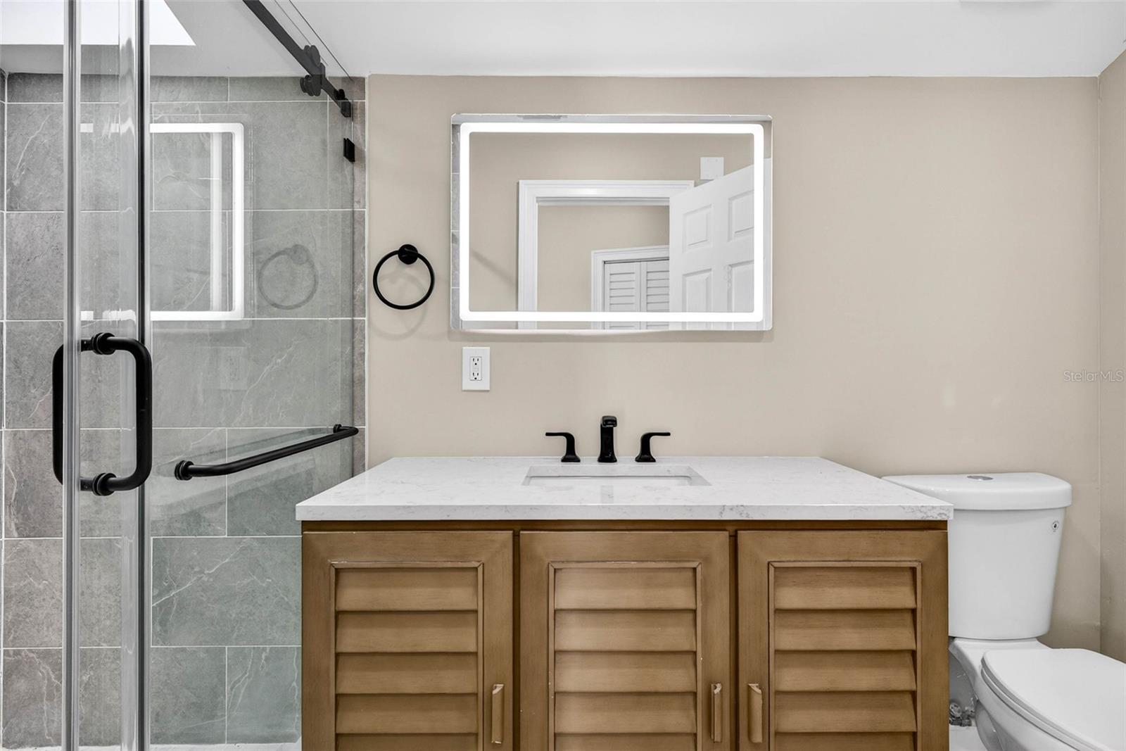 Image 34 of 67 For 3620 Tampa Circle