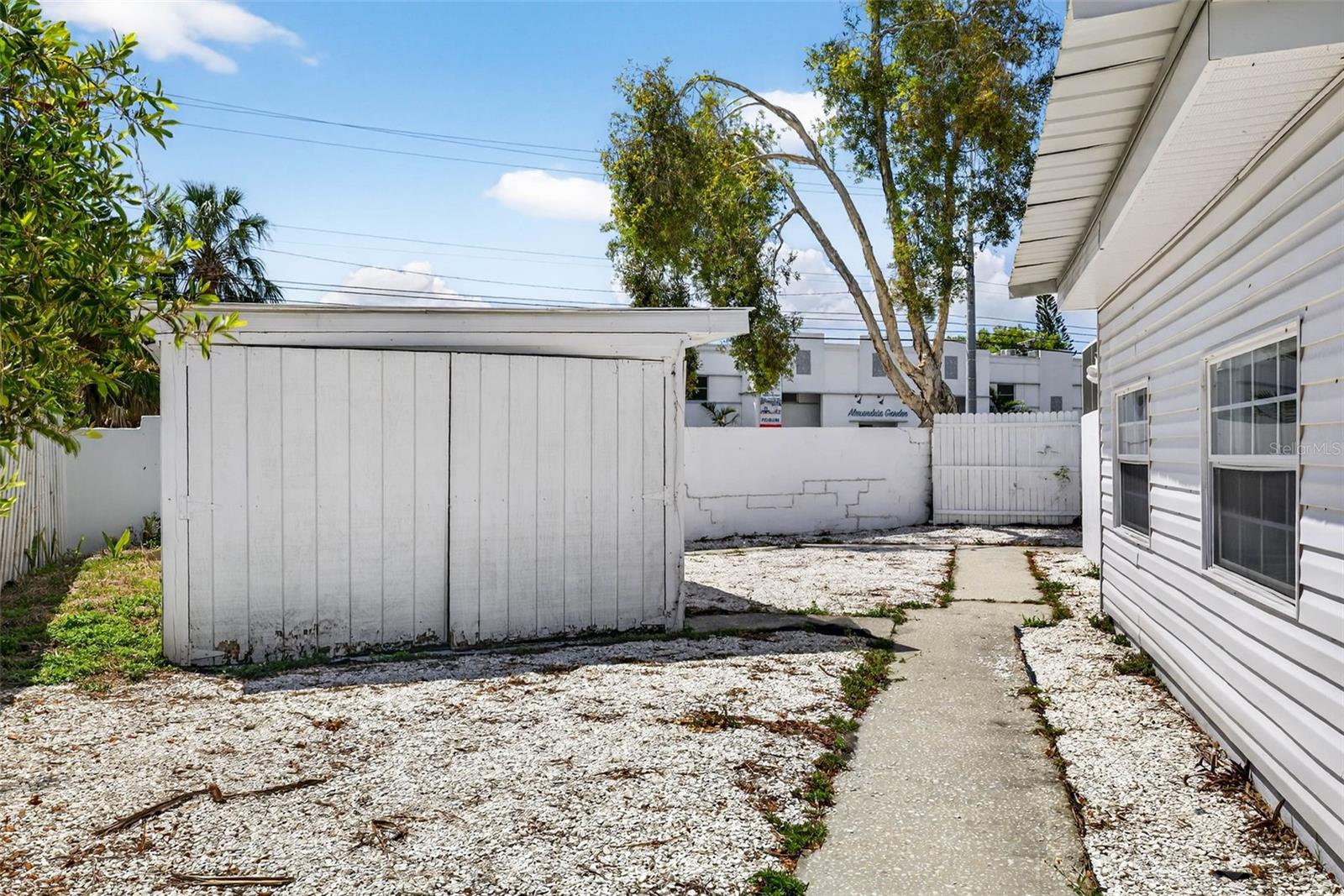 Image 38 of 67 For 3620 Tampa Circle