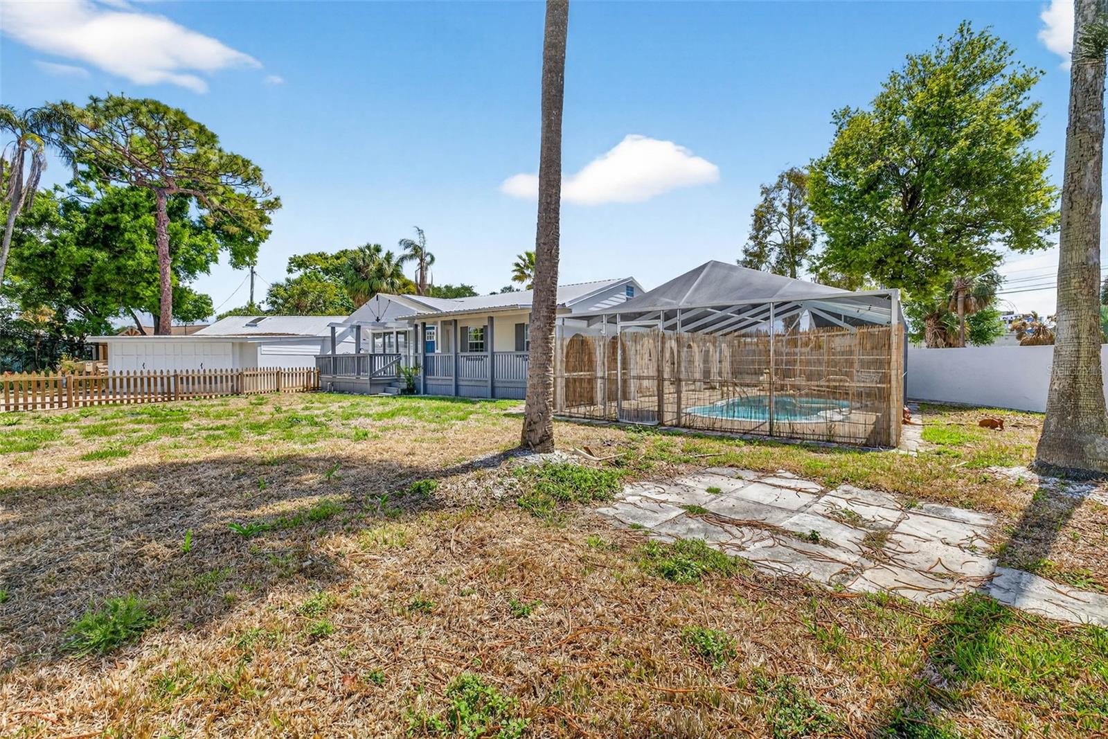 Image 4 of 67 For 3620 Tampa Circle