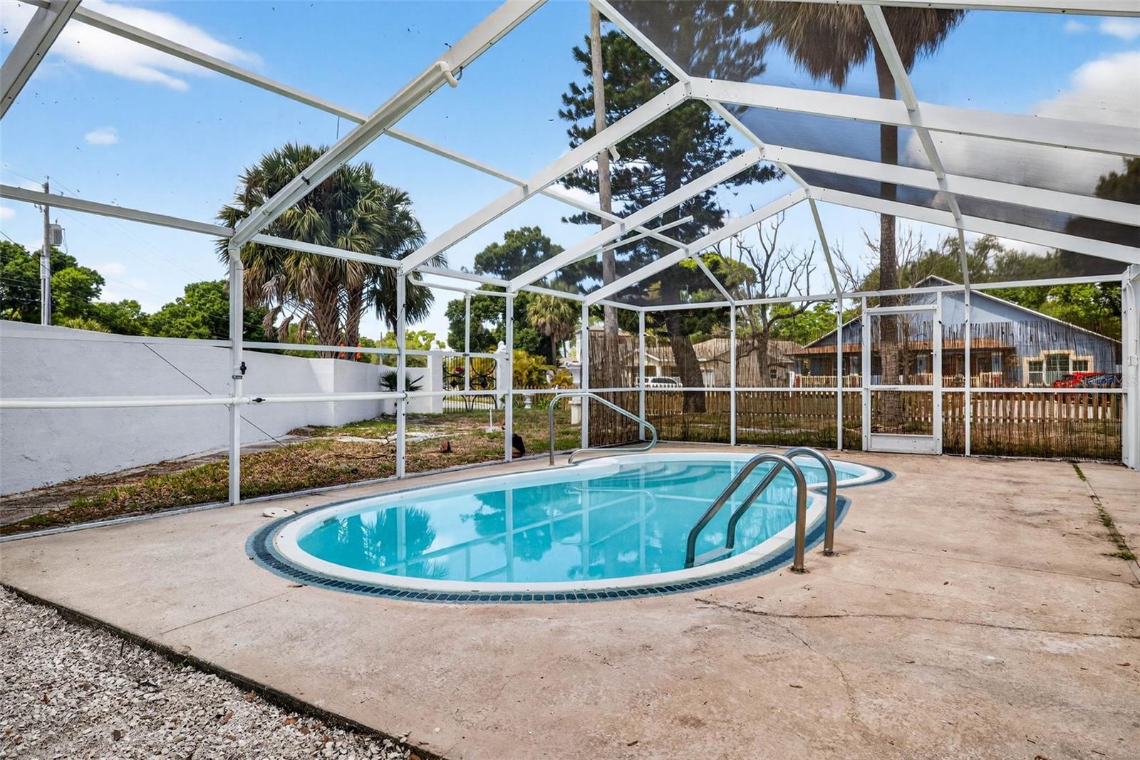 Image 41 of 67 For 3620 Tampa Circle