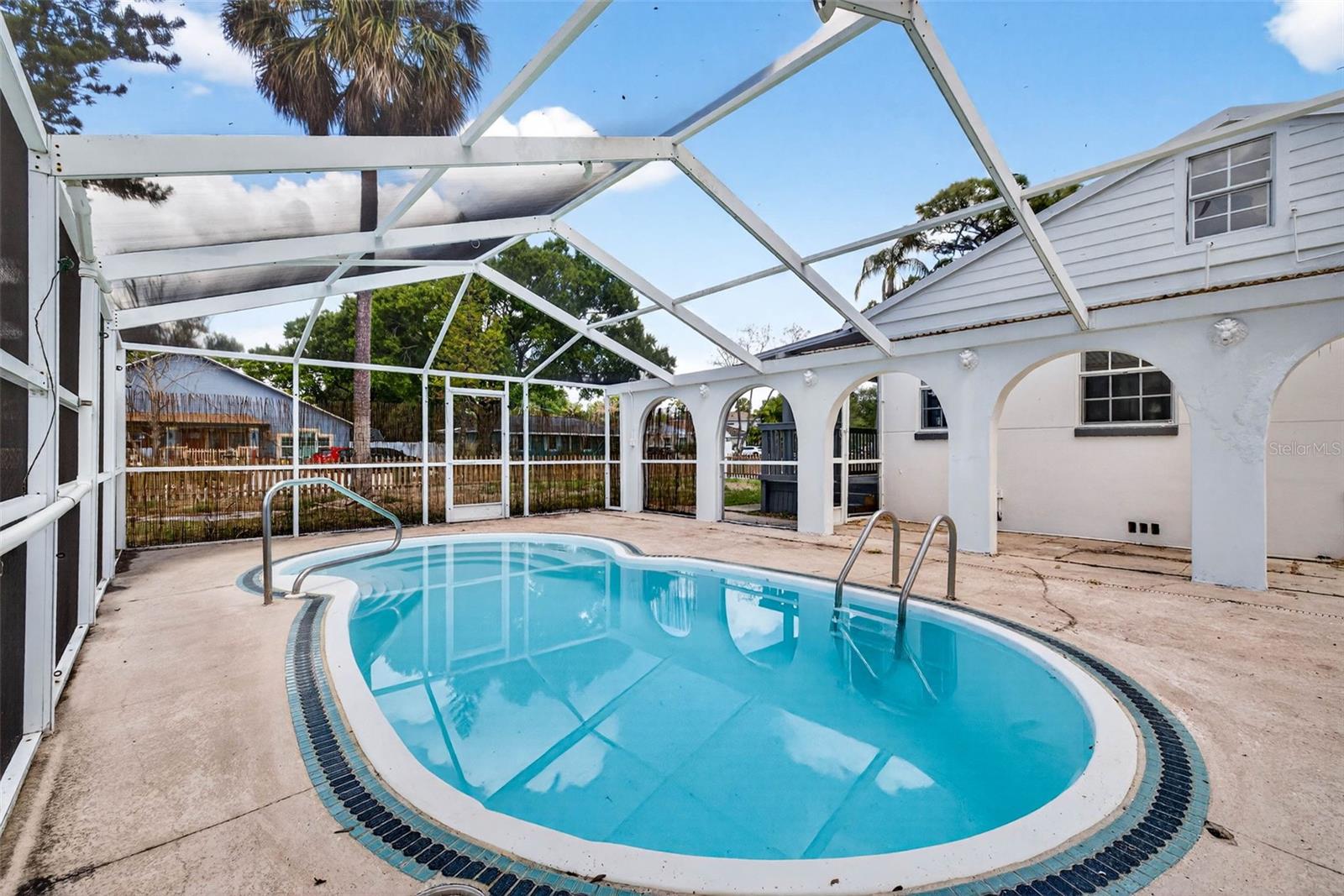 Image 42 of 67 For 3620 Tampa Circle