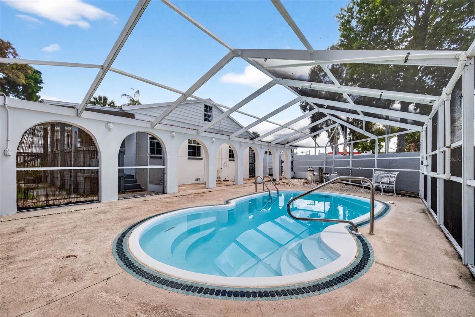 Image 43 of 67 For 3620 Tampa Circle