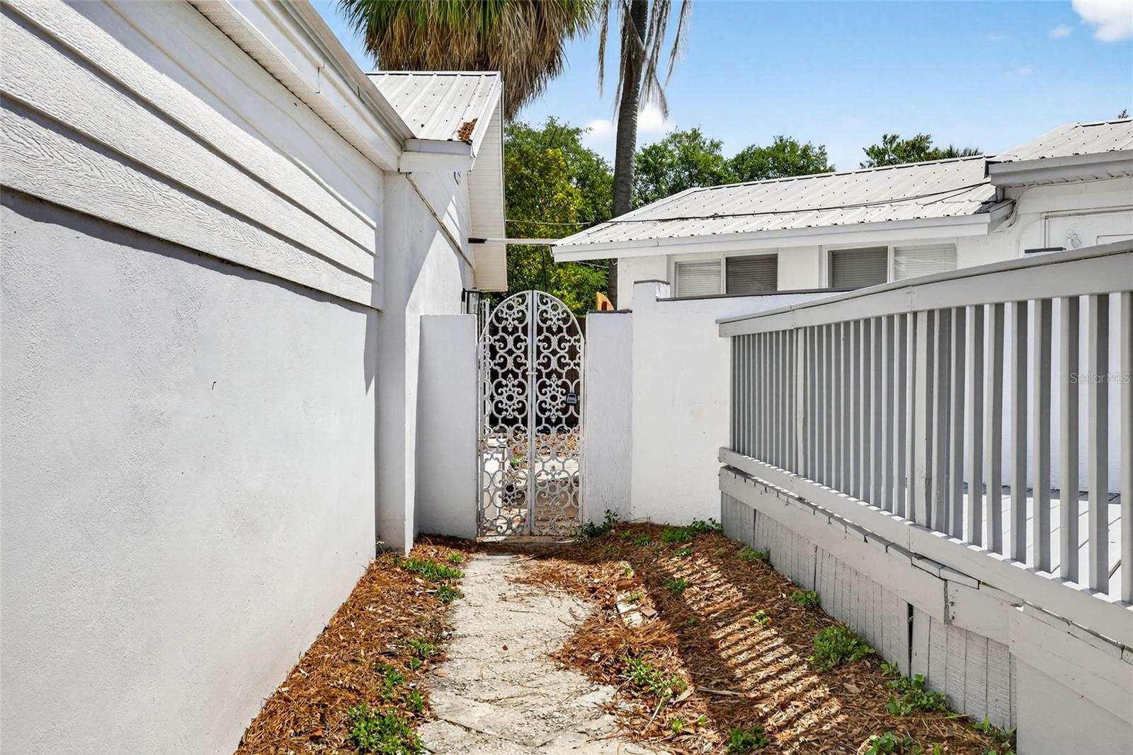 Image 45 of 67 For 3620 Tampa Circle