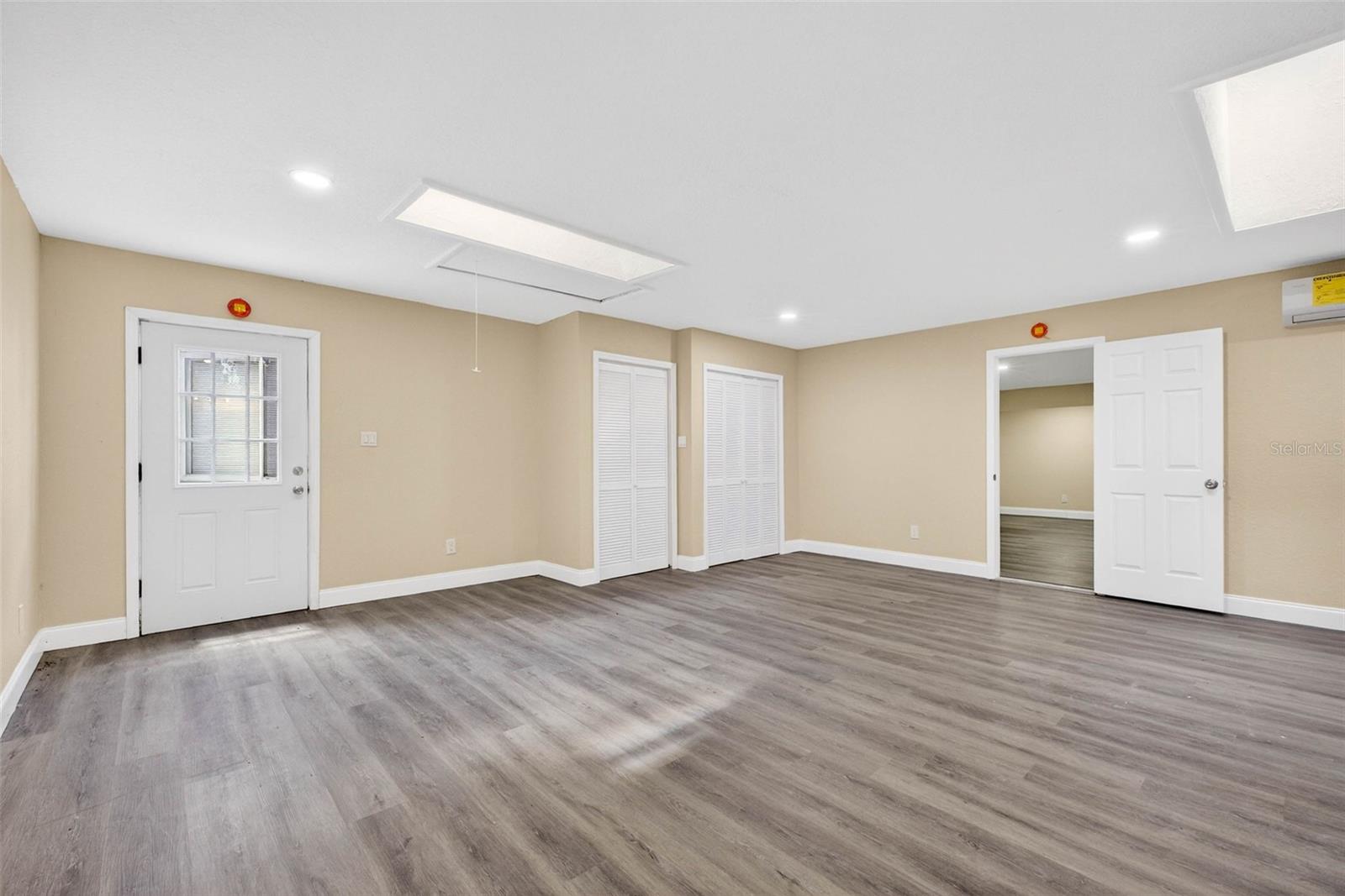 Image 48 of 67 For 3620 Tampa Circle