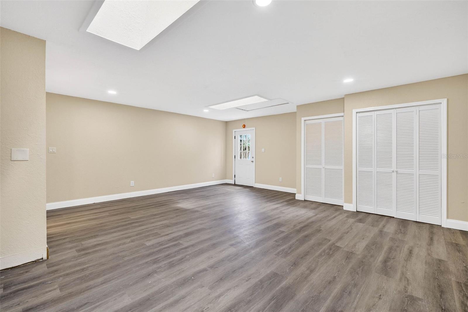 Image 49 of 67 For 3620 Tampa Circle