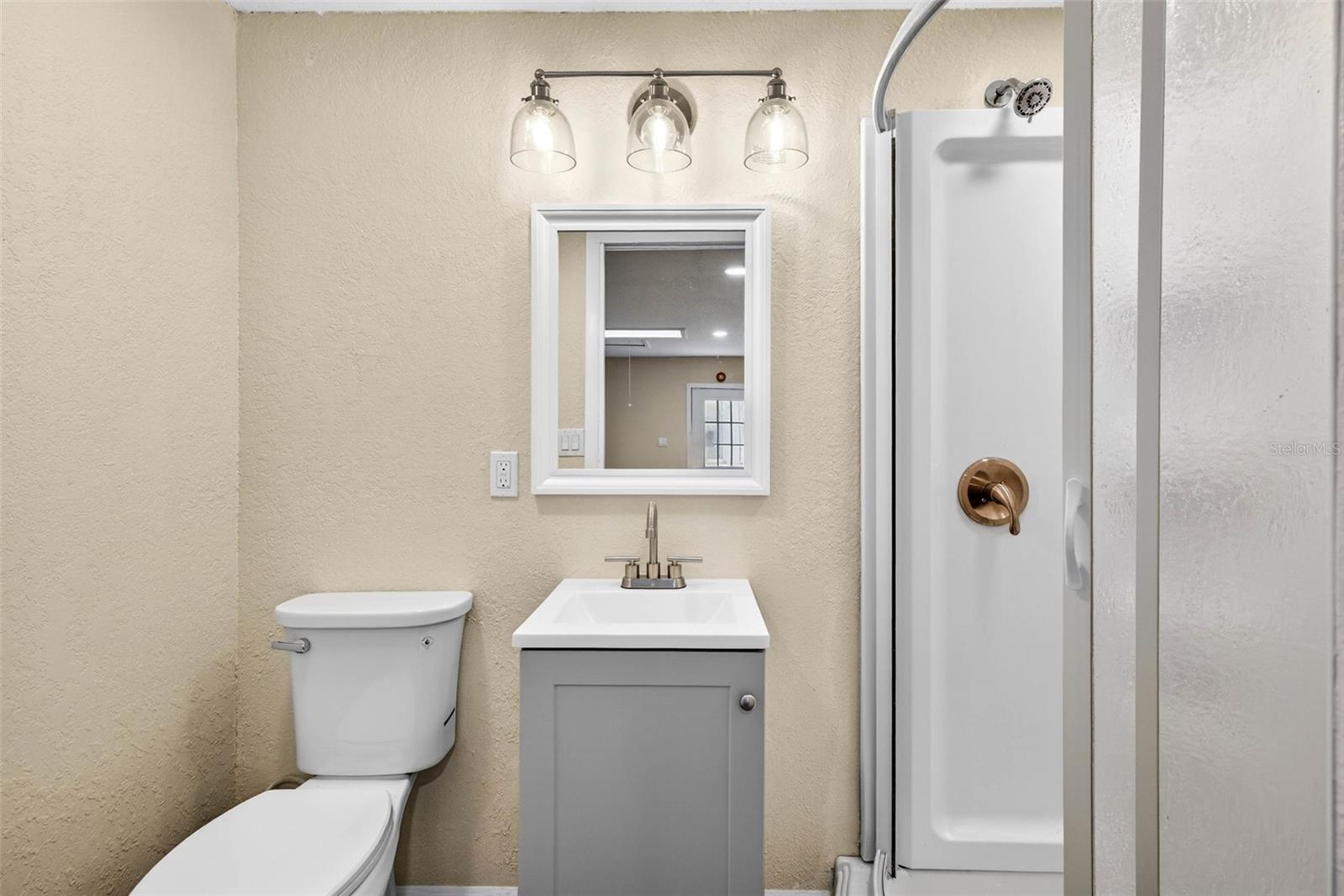 Image 51 of 67 For 3620 Tampa Circle