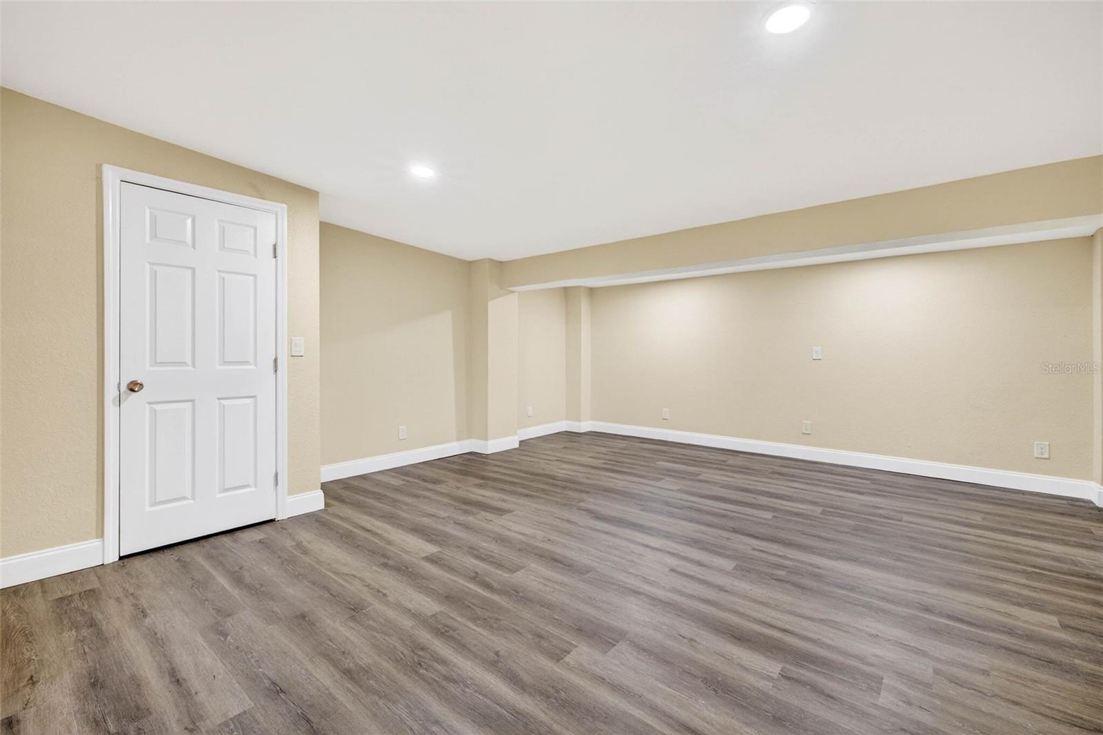 Image 55 of 67 For 3620 Tampa Circle