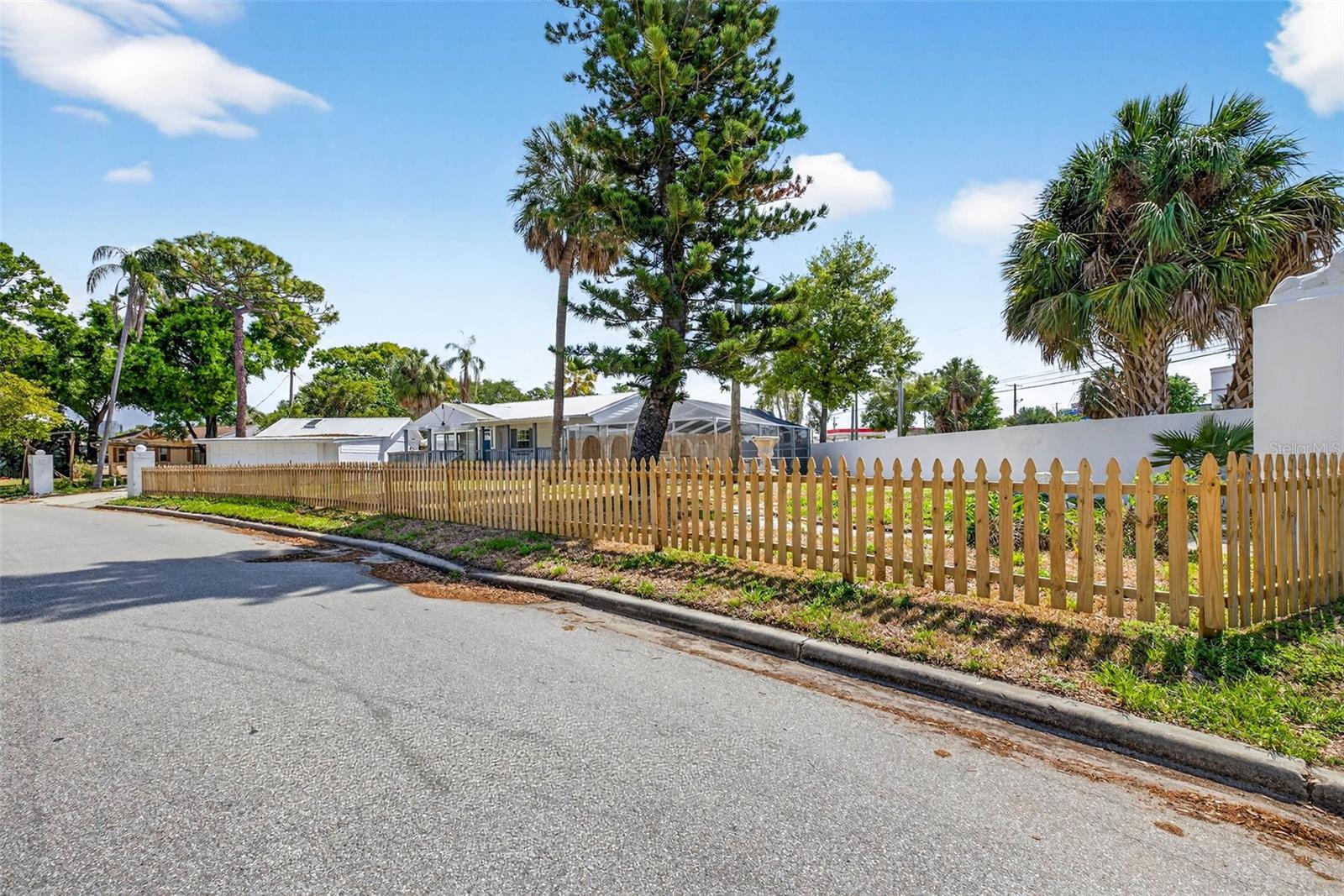 Image 59 of 67 For 3620 Tampa Circle