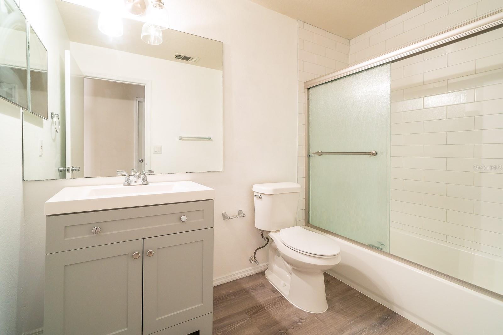 Image 13 of 19 For 535 Tree Shore Drive