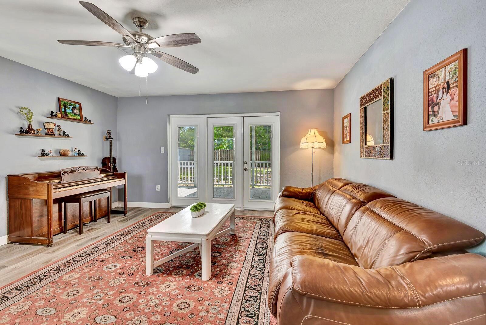 Image 11 of 47 For 2510 51st Avenue Terrace W