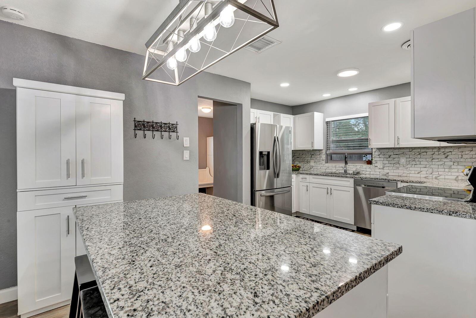 Image 16 of 47 For 2510 51st Avenue Terrace W