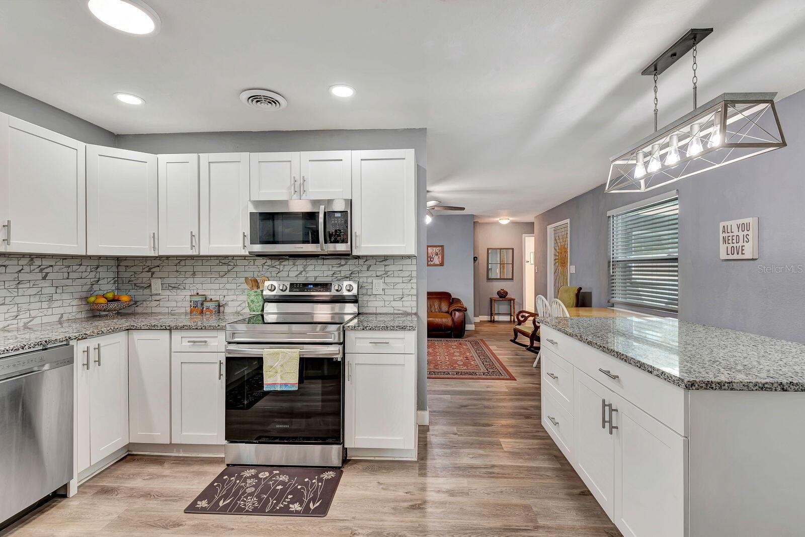 Image 18 of 47 For 2510 51st Avenue Terrace W