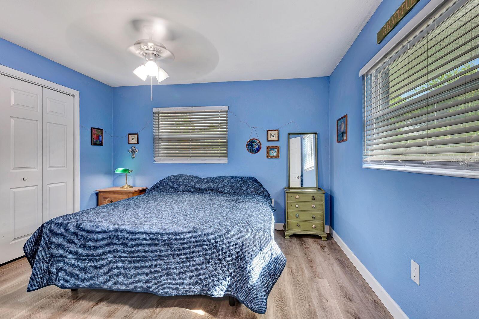 Image 25 of 47 For 2510 51st Avenue Terrace W