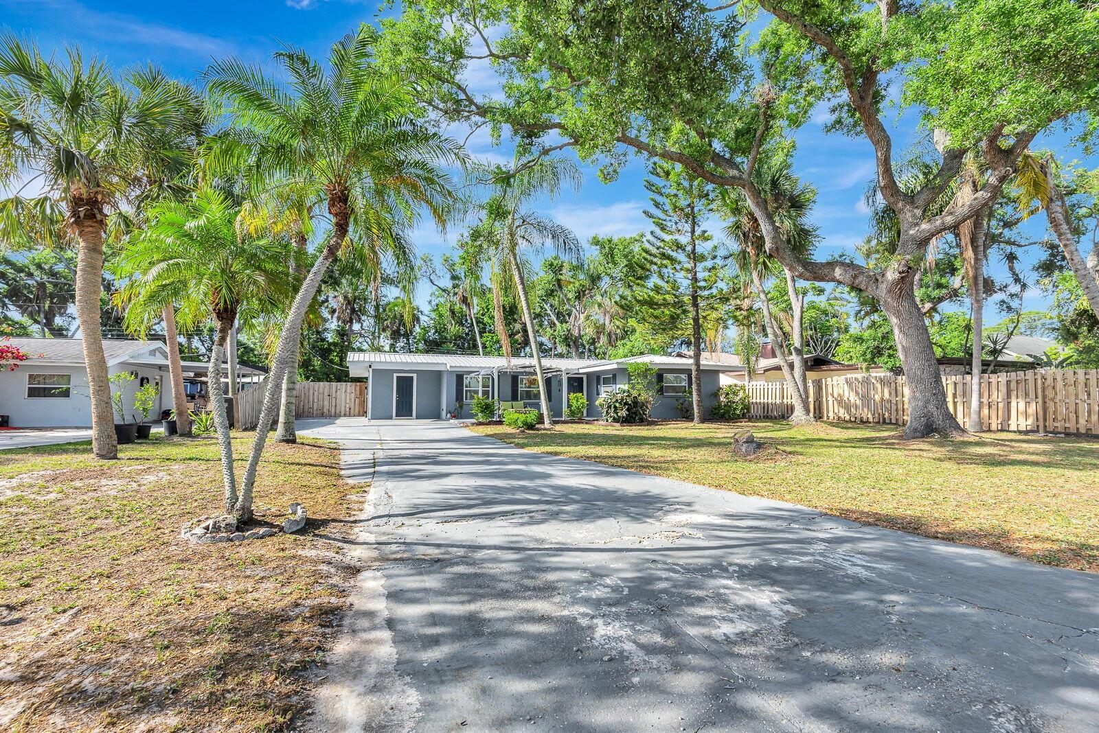 Image 4 of 47 For 2510 51st Avenue Terrace W