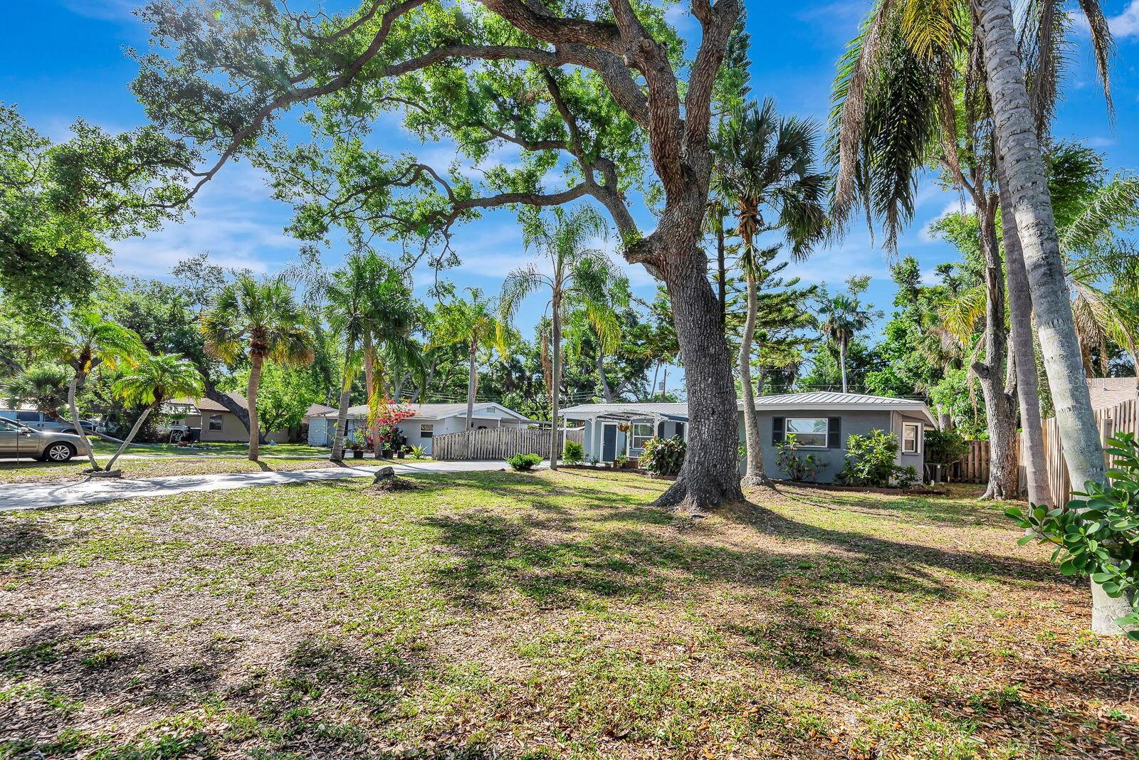 Image 5 of 47 For 2510 51st Avenue Terrace W