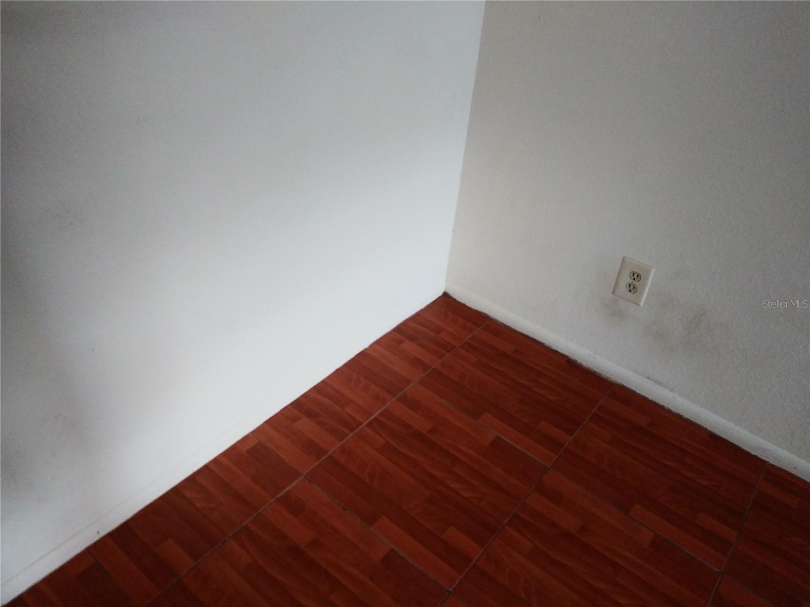 Image 9 of 12 For 127 Springwood Circle H