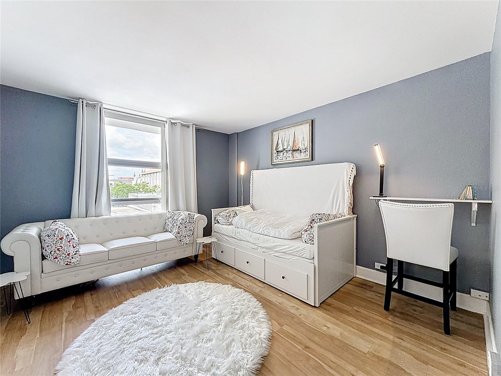 Image 19 of 51 For 151 Washington Street 611