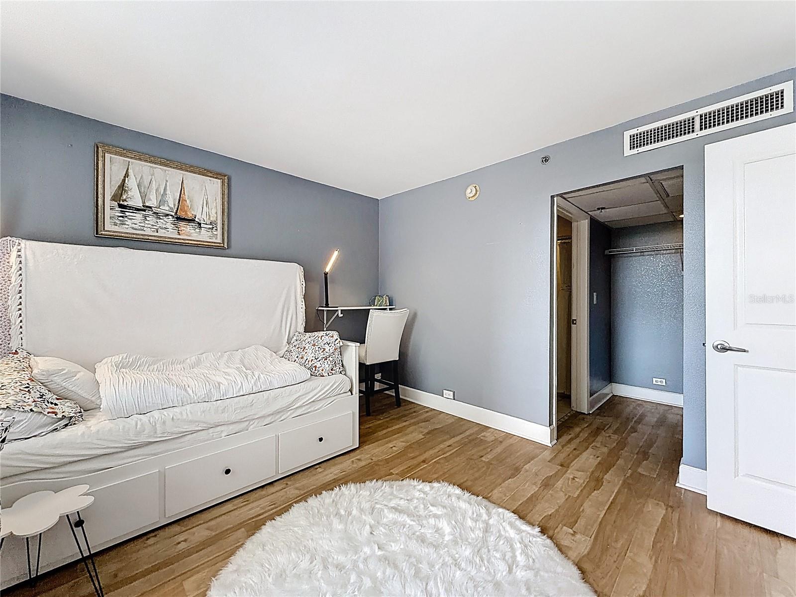 Image 20 of 51 For 151 Washington Street 611