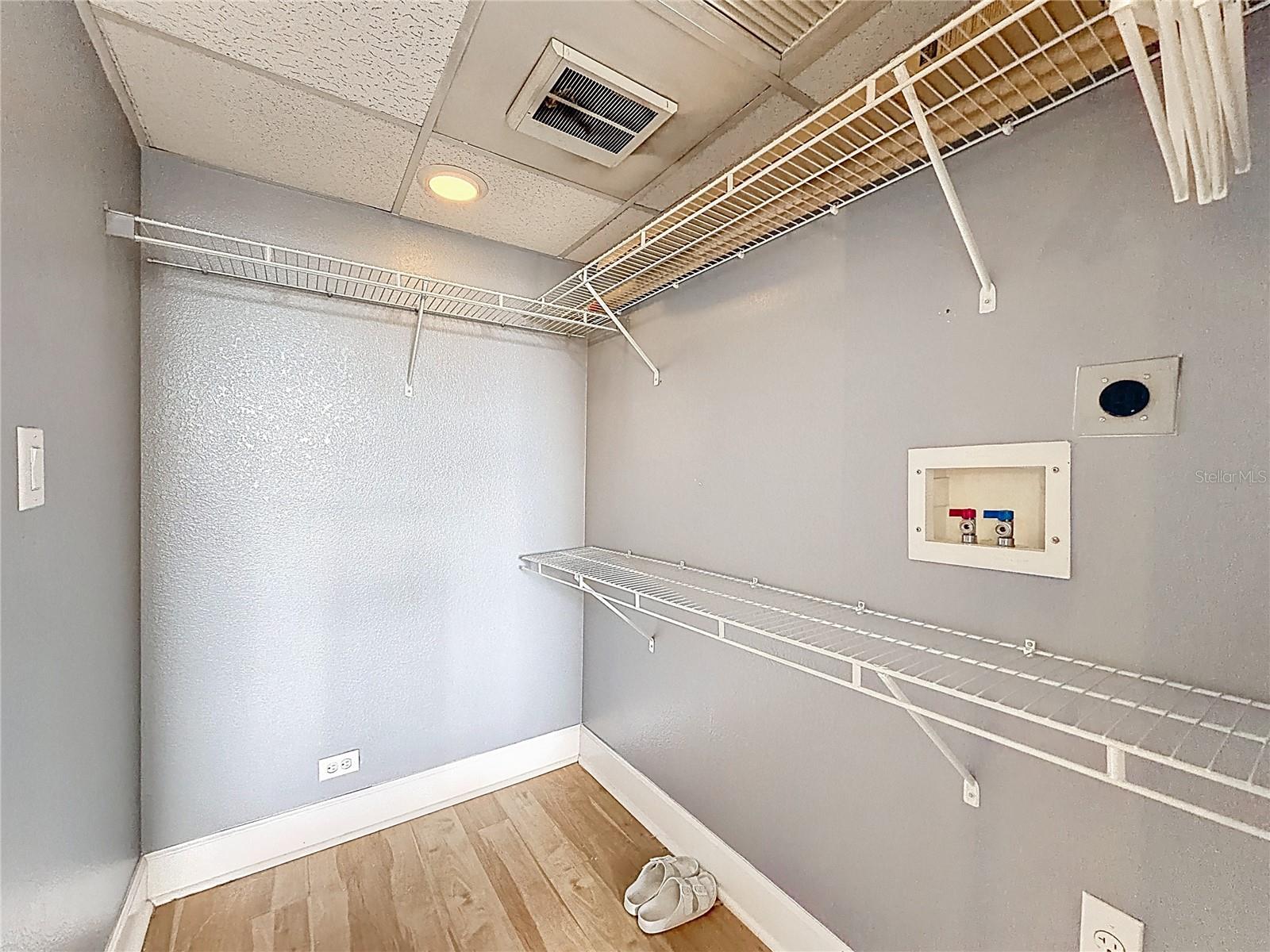 Image 24 of 51 For 151 Washington Street 611