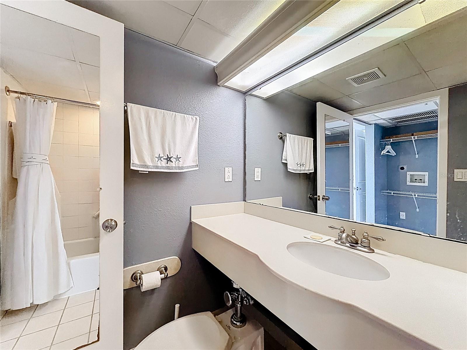 Image 26 of 51 For 151 Washington Street 611