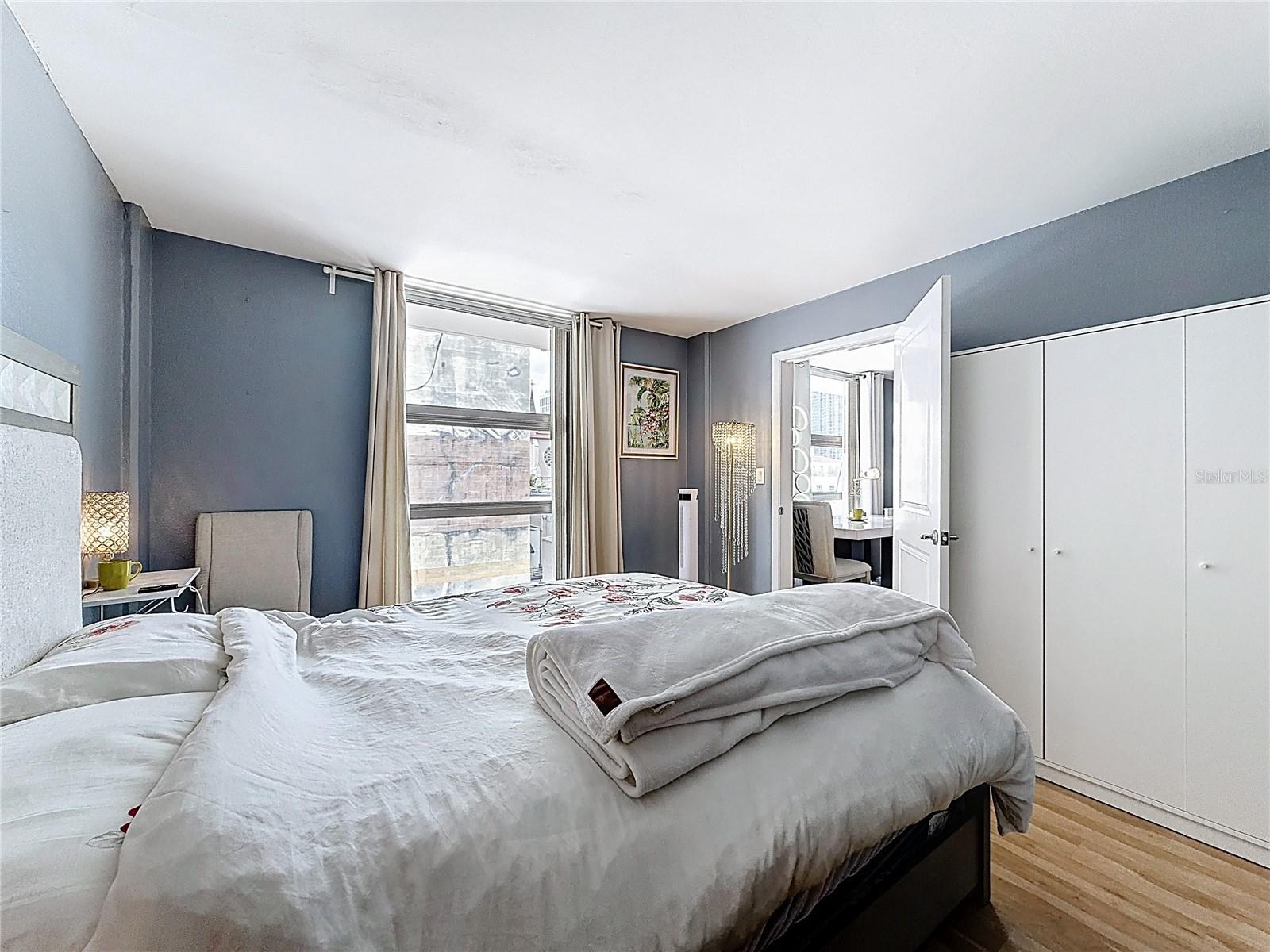 Image 30 of 51 For 151 Washington Street 611