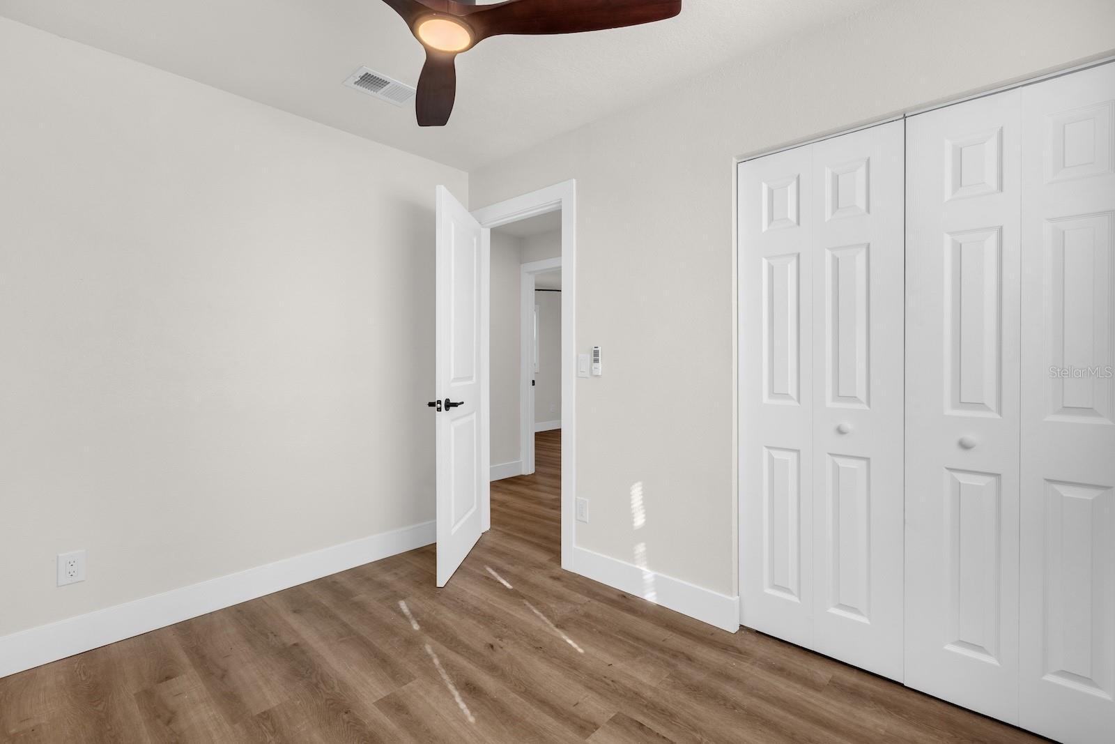 Image 14 of 18 For 206 Woodmere Boulevard