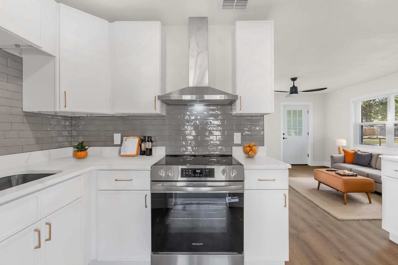 Image 4 of 18 For 206 Woodmere Boulevard