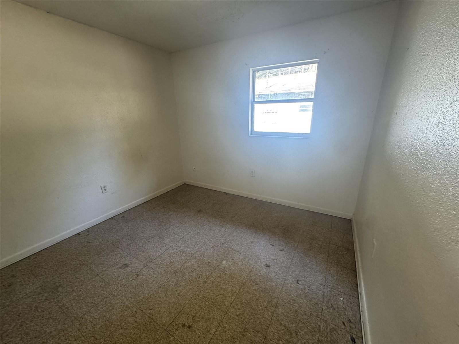 Image 3 of 8 For 505 Kilgore Street