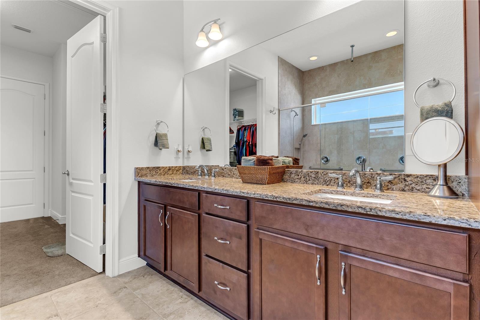 Image 14 of 39 For 5017 Fountainwood Drive