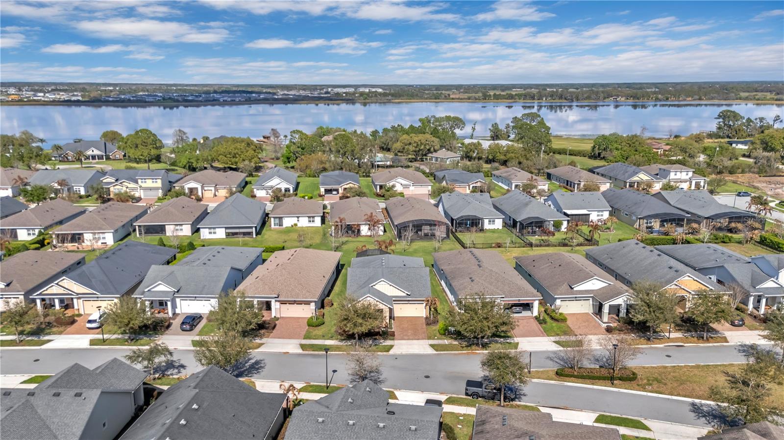 Image 33 of 39 For 5017 Fountainwood Drive