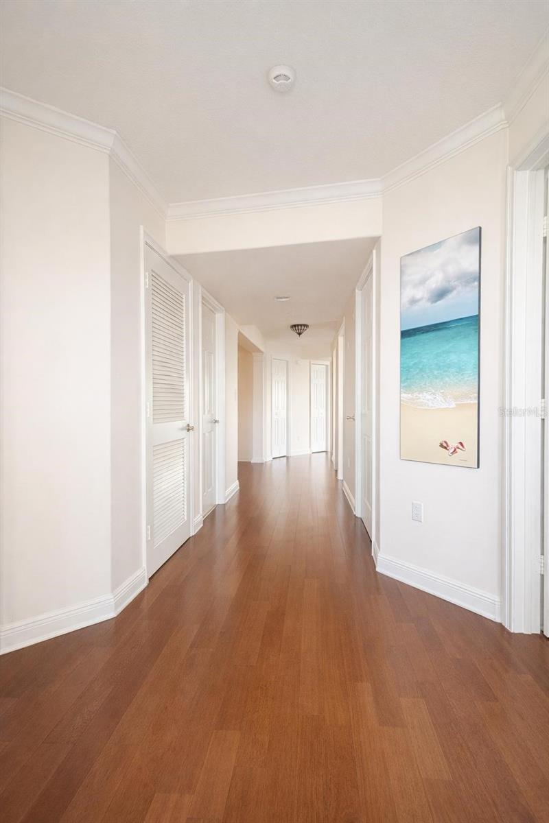 Image 16 of 57 For 420 Harding Avenue 301