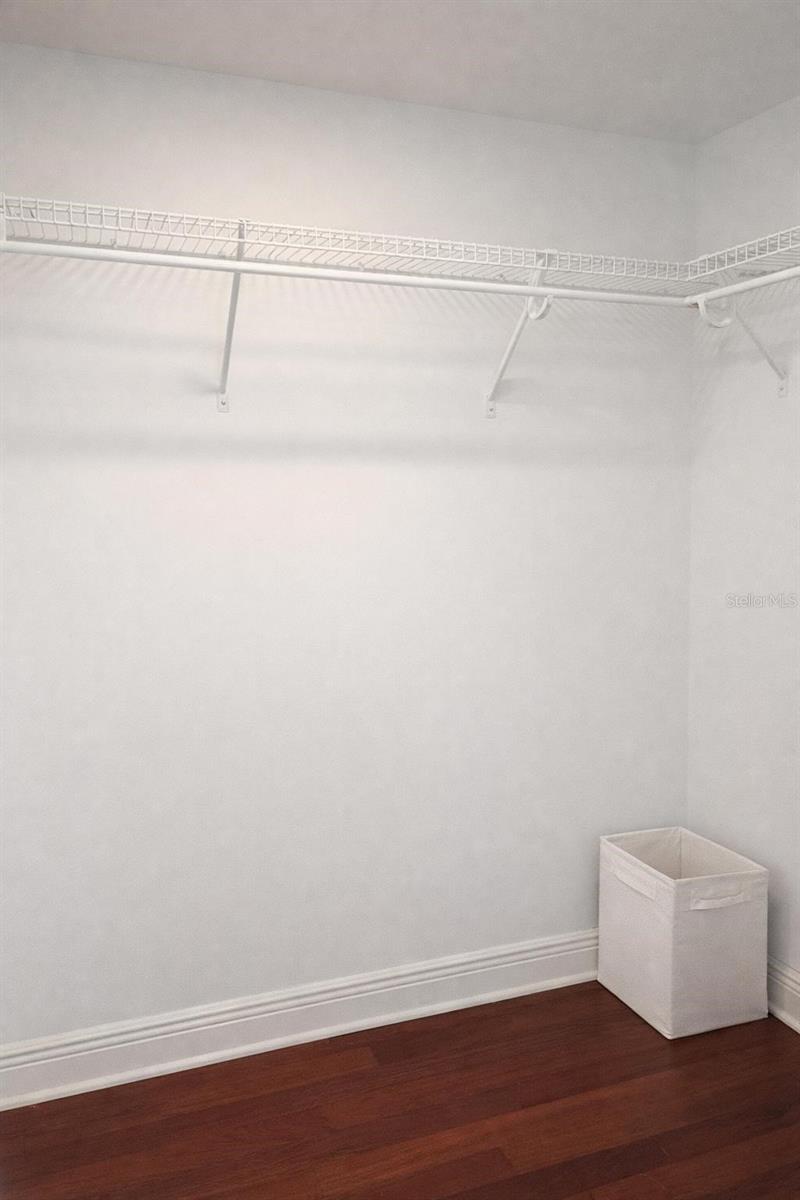 Image 23 of 57 For 420 Harding Avenue 301