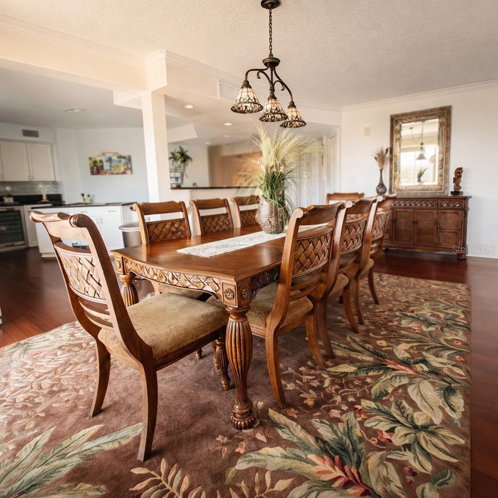 Image 4 of 57 For 420 Harding Avenue 301