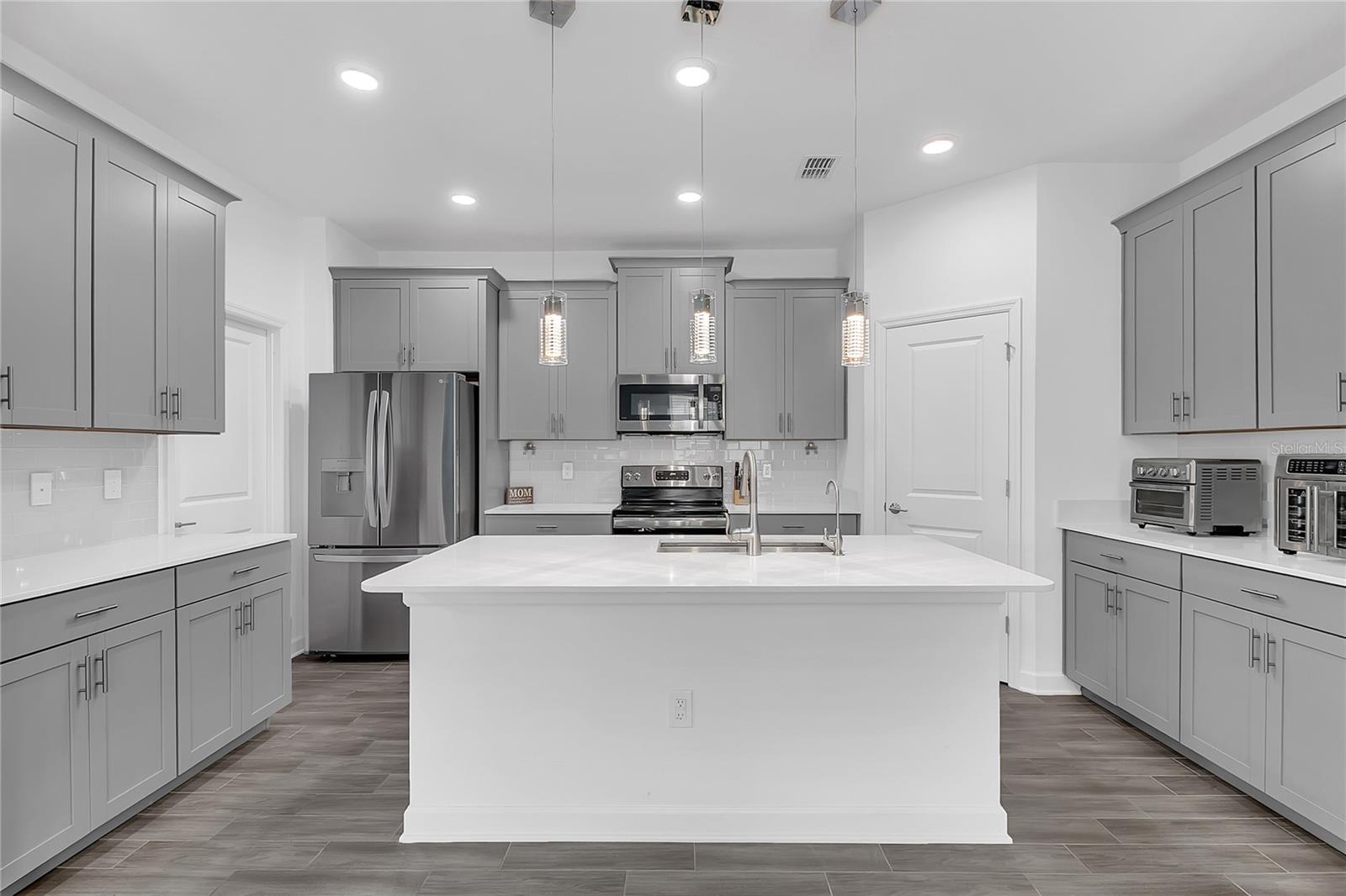 Image 3 of 33 For 1807 Good Neighbor Loop