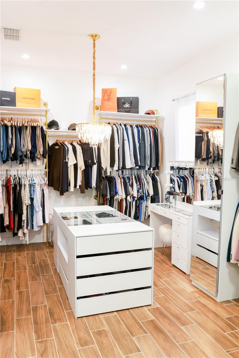 Image 13 of 37 For 4207 Flora Vista Drive