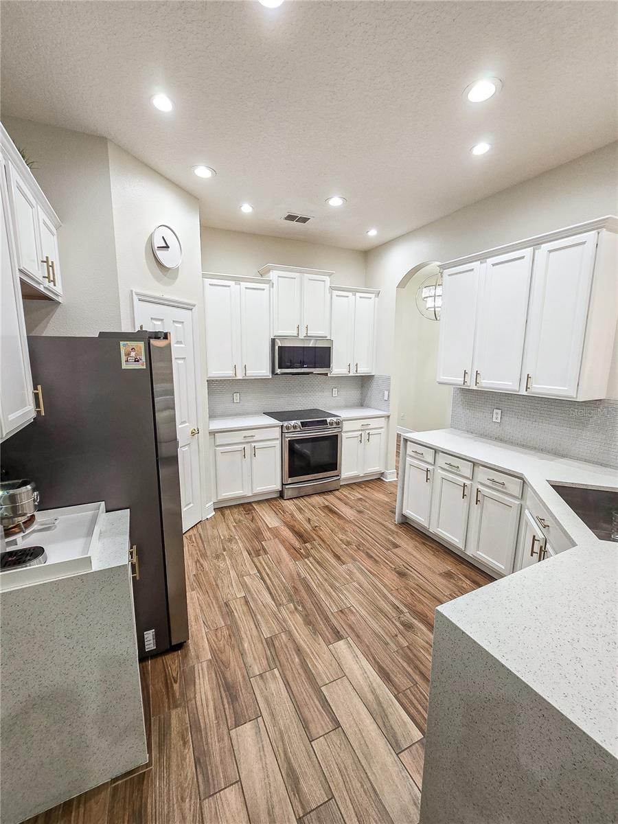 Image 17 of 37 For 4207 Flora Vista Drive