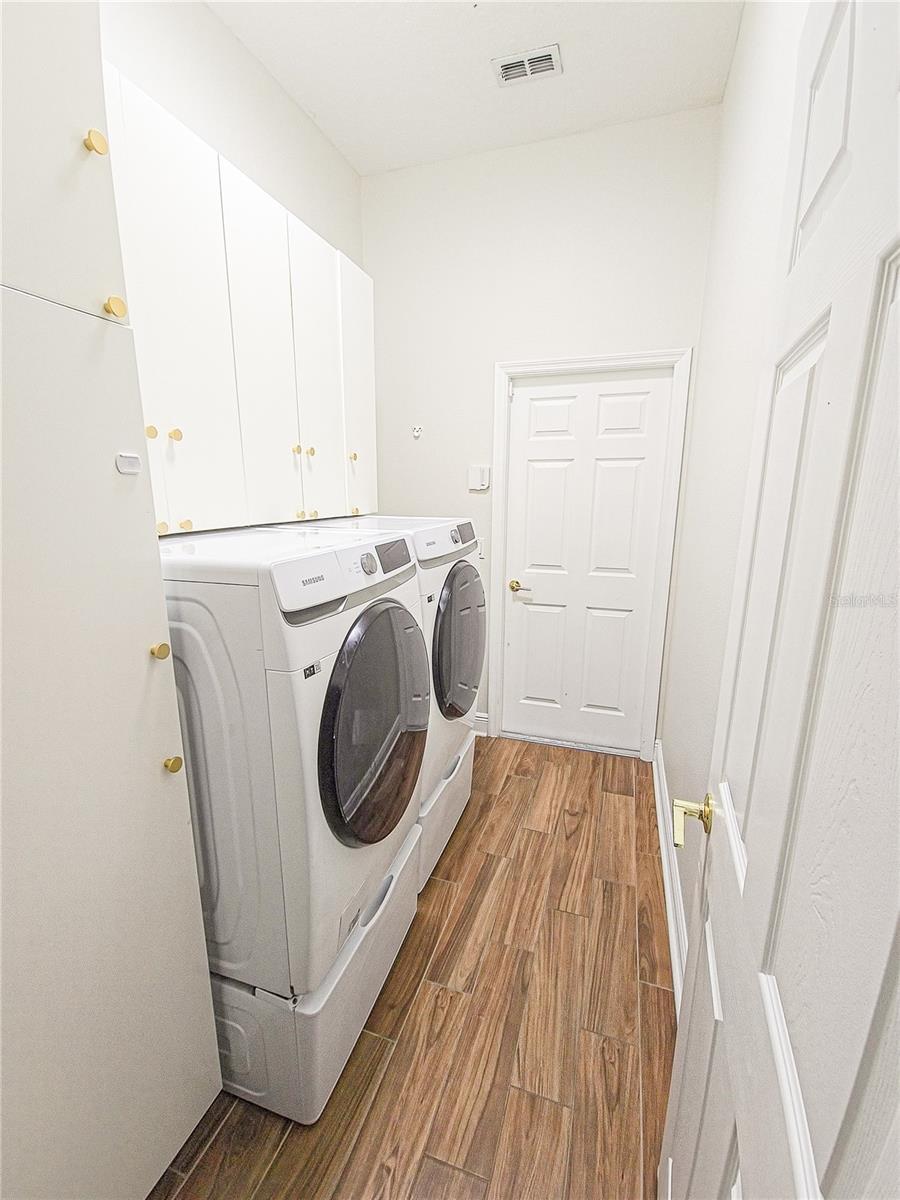 Image 24 of 37 For 4207 Flora Vista Drive