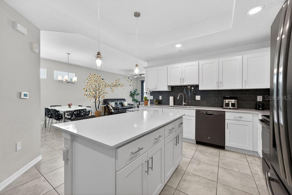 Image 13 of 43 For 3141 Paradox Circle 201